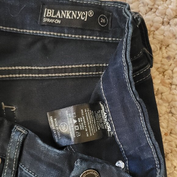 SOLD! BLANK NYC Skinny Jeans SprayOn 2/26 - Picture 5 of 9